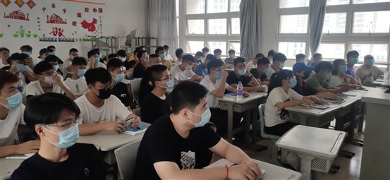 D:\yfzou\学校类文件\质量管理办公室\2020-2021学年第一学期工作\开学第一课\微信图片_20200907091650.jpg